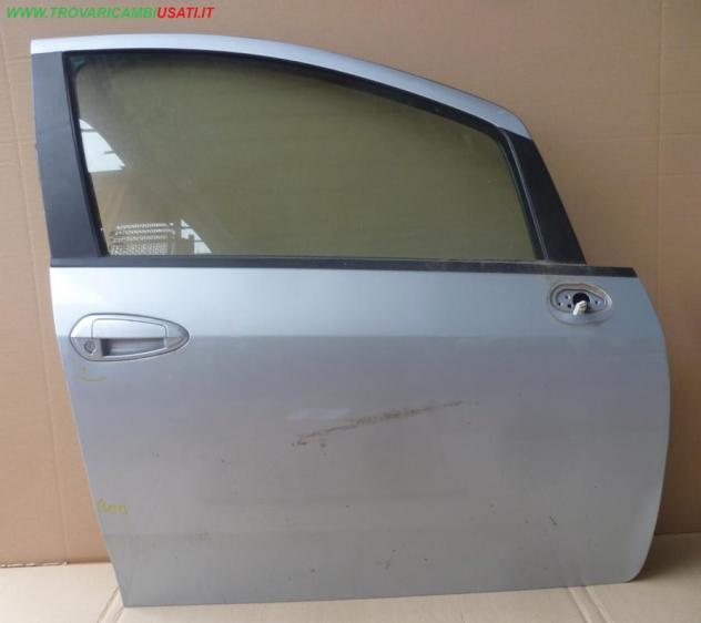 PORTA ANT.D. GRIGIO MEDIO MET C/ALZ. E SERR. (1 Sgn Maniglia)  Carrozzeria  Lamierati esterni  Porte  Porta ant. dx. FIAT - GRANDE PUNTO - 01-09-2005