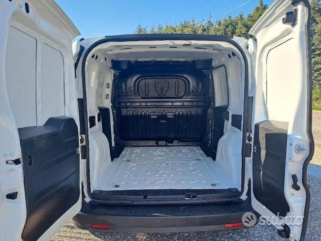 Fiat doblo 1.6 mj 2023 3 posti full optional garan - Foto 8