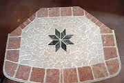 Tavolino in legno ricoperto in Mosaico con rotelle84x63x42