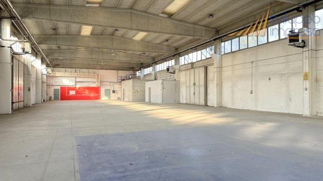 CAPANNONE INDIPENDENTE CON PALAZZINA UFFICI VICINANZE AUTOSTRADA A8 - Foto 15