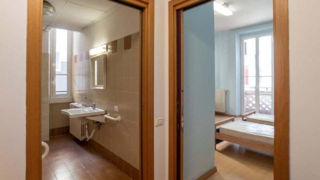 Bed in Shared bedroom - Via Barrili (MALE Students only) - Apt. with one single bedroom + one shared bedroom - Foto 9