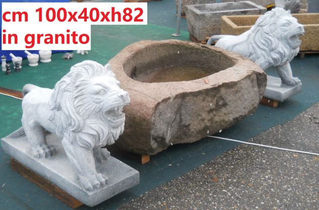 Coppia di leoni in pietra granito