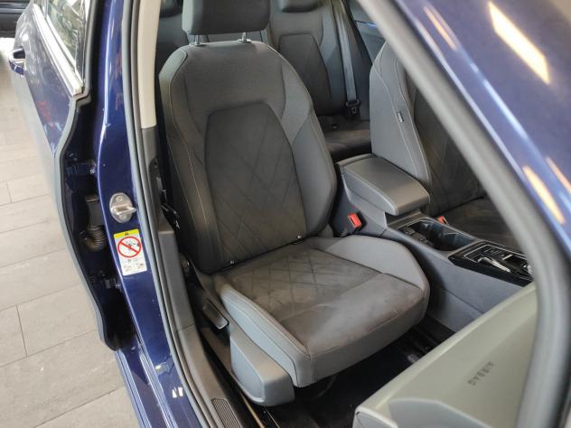Volkswagen Golf 1.4tsi ehybrid Style DSG Fari IQ.Light Adap.Cruise - Foto 5