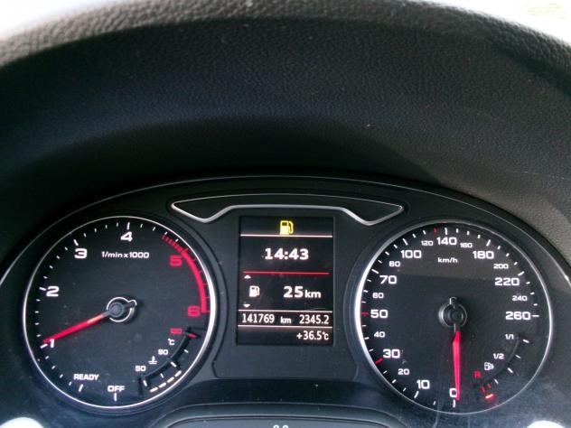 Audi A3 1.6 TDI Sportback S-LINE - Foto 9