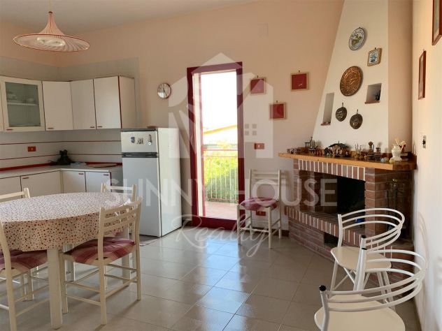 Ampia Villa Bifamiliare con Giardino di Aranci e Prato Verde a Lascari - Foto 9