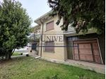 VILLA SINGOLA DI AMPIA METRATURA SU DUE LIVELLI LIBERA SUBITO