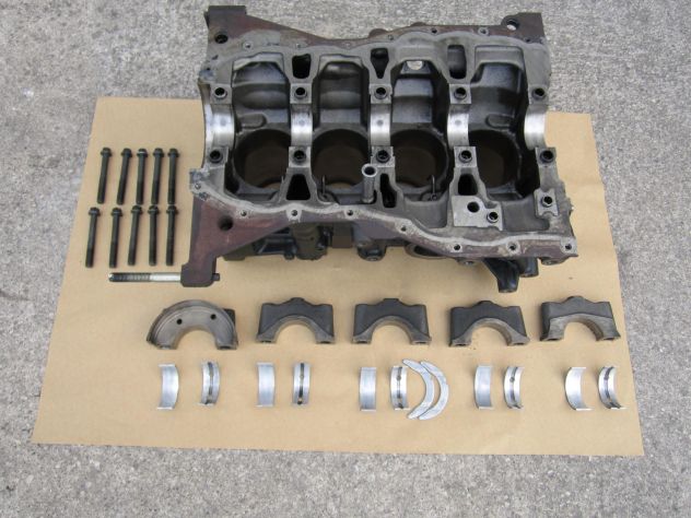(cod.664) Cilindro basamento motore Renault Clio 1.5 dci