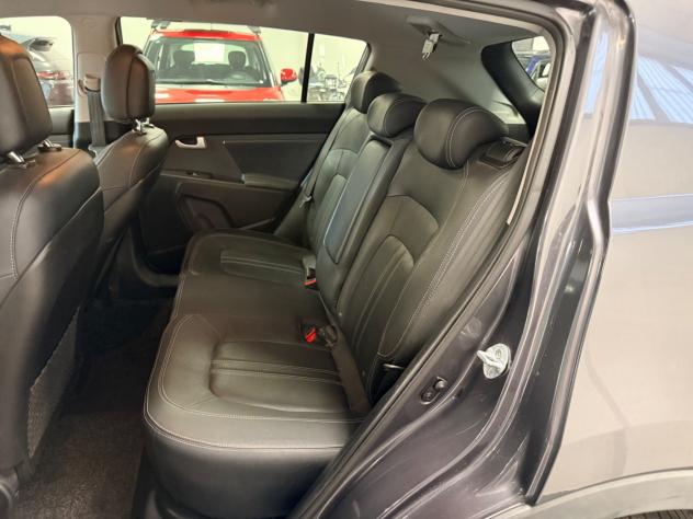 Kia Sportage 1.7 CRDI VGT 2WD high tech - Foto 8