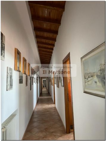 capannoni di mq 900 circa con ampio piazzale ed uffici - Foto 10