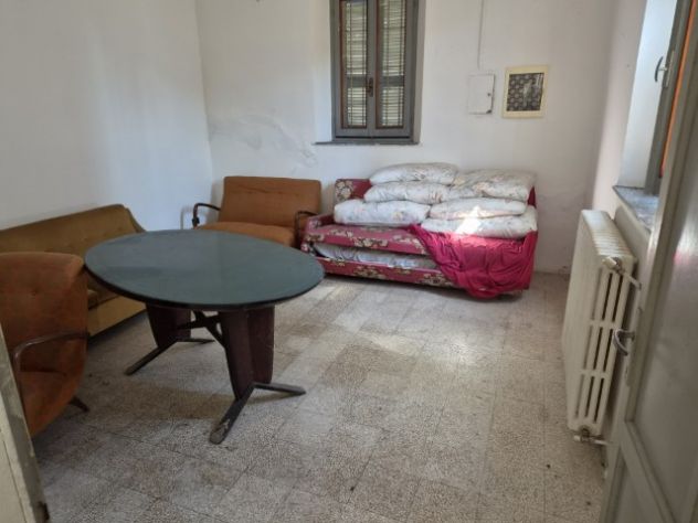 CASA INDIPENDENTE CON BOX ED AREA DI PERTINENZA
