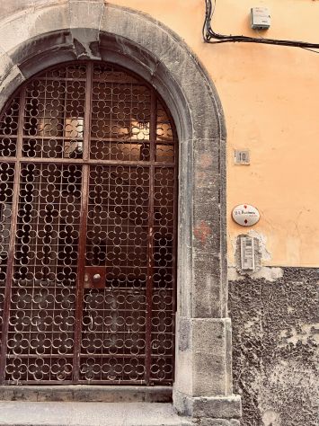 APPARTAMENTO NEL CENTRO STORICO DI SALERNO, A DUE PASSI DAL DUOMO - Foto 2
