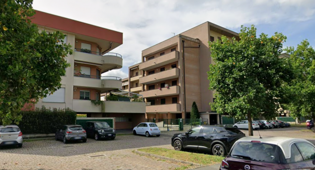 Legnano stanza singola con posto auto 400eu totale - Foto 3