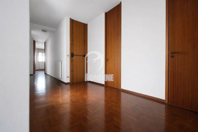 Elegante appartamento con 4 camere da letto
