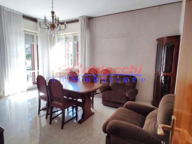 VILLA SINGOLA ZONA DON GENTILI - IDEALE PER DUE NUCLEI FAMILIARI - Foto 2