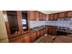 Cucina angolare in legno (330x260) + Lavastoviglie BOSCH + Tavolo e 6 Sedie