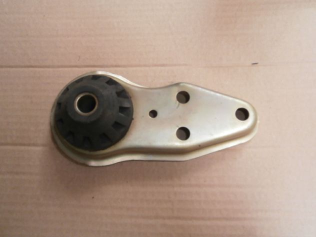 Supporto motore fiat panda 45 (parte posteriore) NUOVO
