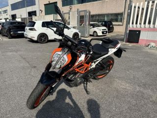 KTM 390 Duke null