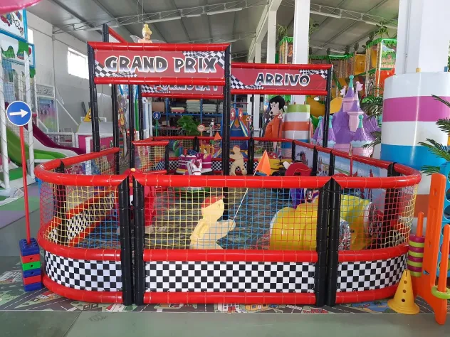 Circuito con Macchinine Elettriche per Bambini - Foto 7