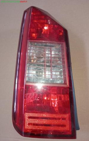 FANALE POST.S.CON LAMPADINE (fino al 09/2005) ROSSO CON RIGHE ROSSE FIAT IDEA (350-2S/4D)  Parti elettriche  Fanaleria  Fanali  Fanale post. sx. FIAT