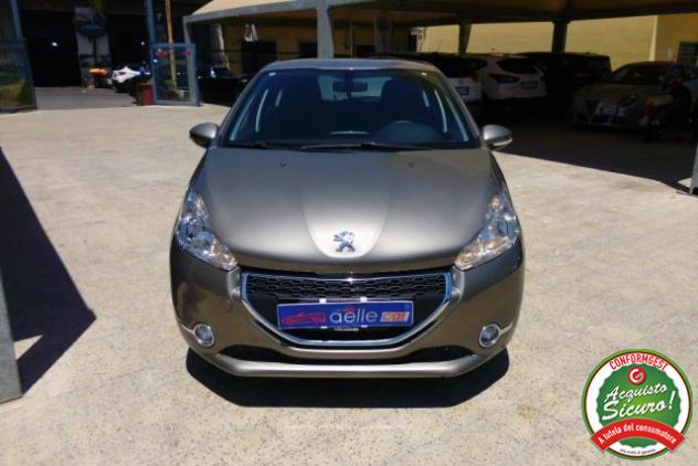 PEUGEOT 208 1.4 8V HDi 68CV 5p. Allure rif. 23940271 - Foto 2