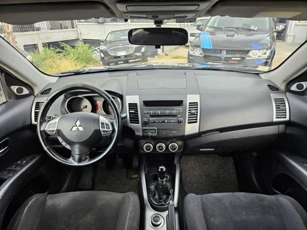 Mitsubishi Outlander Outlander 2.0 di-d 7POSTI GANCIO TRAINO - Foto 7