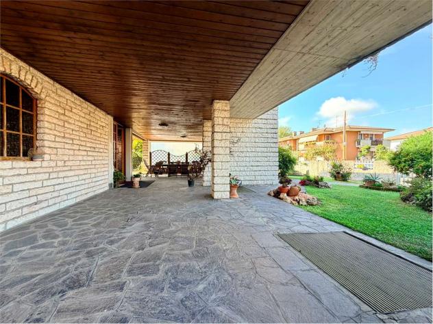 V005519 - VILLA SINGOLA CON AMPIO GIARDINO PRIVATO - Foto 8