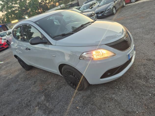 Lancia Ypsilon 1.2 69 CV 5 porte GPL Ecochic Monogram - Foto 3