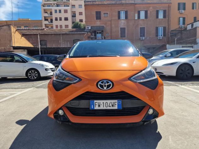 Toyota Aygo 5 Porte Aygo 5p 1.0 x-wave Orange m-mt 72cv cambio automatico - Foto 8