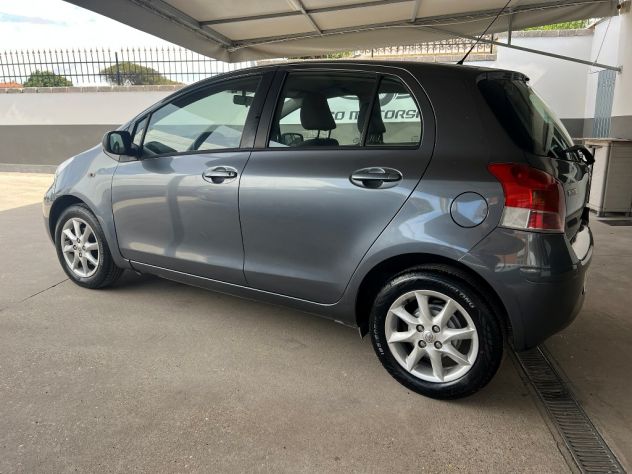 Toyota Yaris 5p 1.3 100 CV - Perfetta - Garanzia - Foto 5
