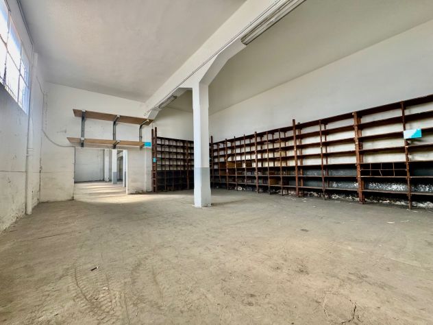 Marghera affittiamo magazzino con ufficio - Foto 4