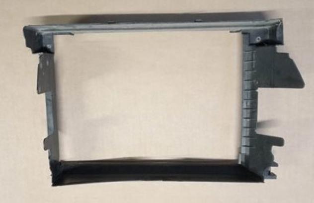 CONVOGLIATORE ARIA ANT. 1.4 BENZ 52056240 999-U1305441 Carrozzeria  Lamierati esterni  Fiancate  Convogliatore  FIAT - 500 L - 01-07-2012 - 01-06-2018