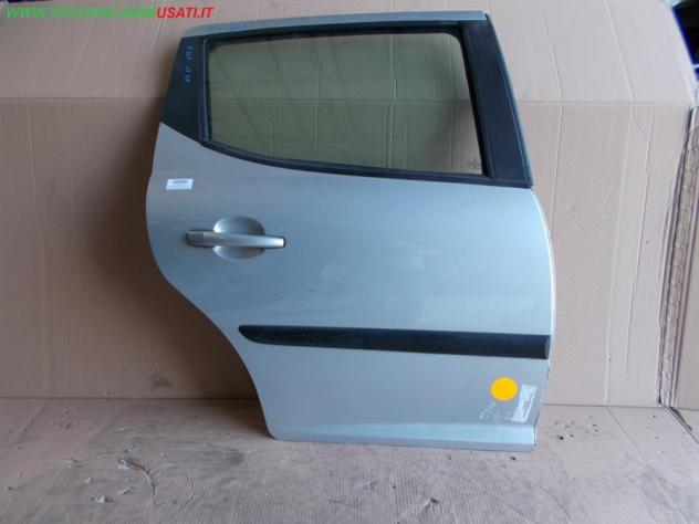 PORTA POST.D. GRIGIO MEDIO MET. CON ALZACR. PEUGEOT 207 (A7) SW  Carrozzeria  Lamierati esterni  Porte  Porta post. dx. PEUGEOT - 207 SW - 01-07-2009