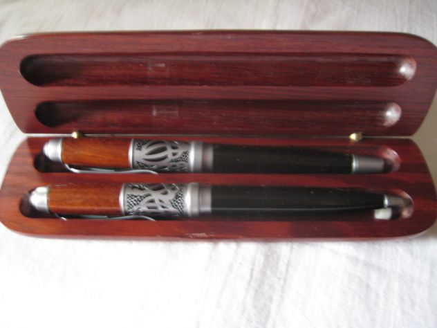 Parure penna a sfera e roller legno e metallo