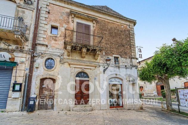 Casa indipendente di 200 m² con più di 5 locali in vendita a Modica