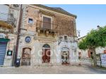 Casa indipendente di 200 m² con più di 5 locali in vendita a Modica