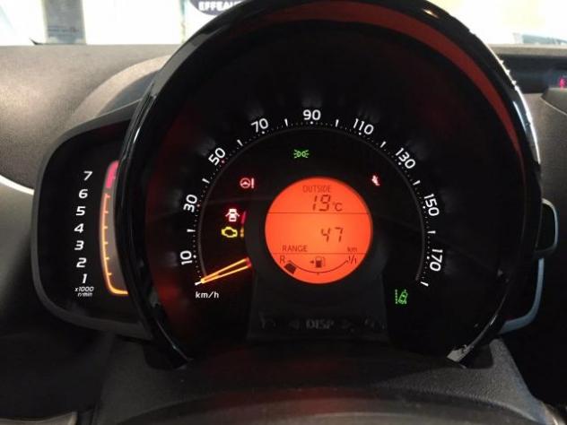 Toyota Aygo 1.0 VVT-i 69 CV 5 porte x-play TTS - Foto 10