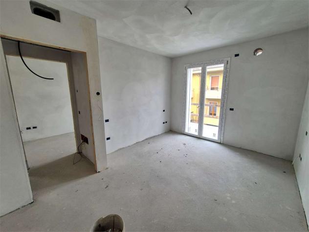 V005438 - VILLA ANGOLARE DI NUOVA COSTRUZIONE CON GIARDINO - Foto 5