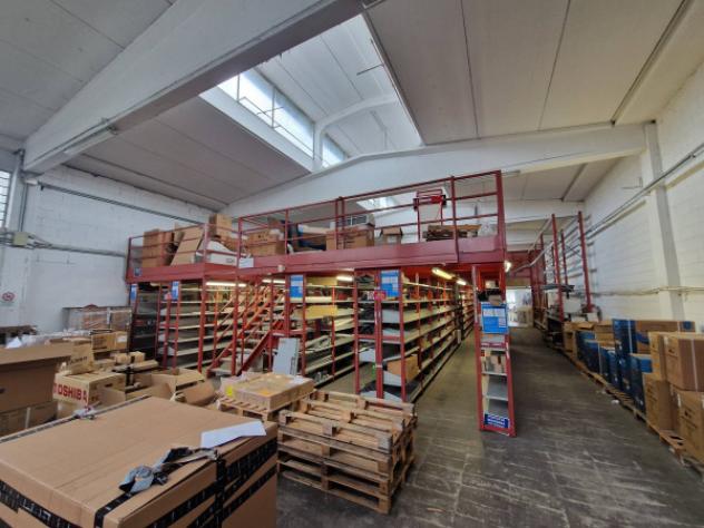 Immobile di 512 m² con 1 locale in affitto a Settimo Milanese - Foto 6