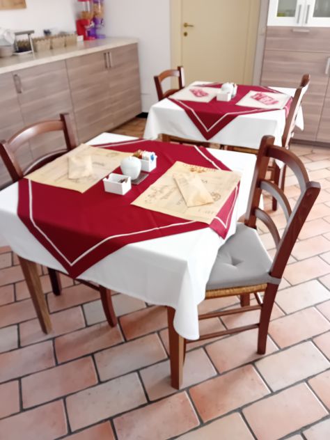 Arredo completo sala colazione B&B affittacamere - Foto 5