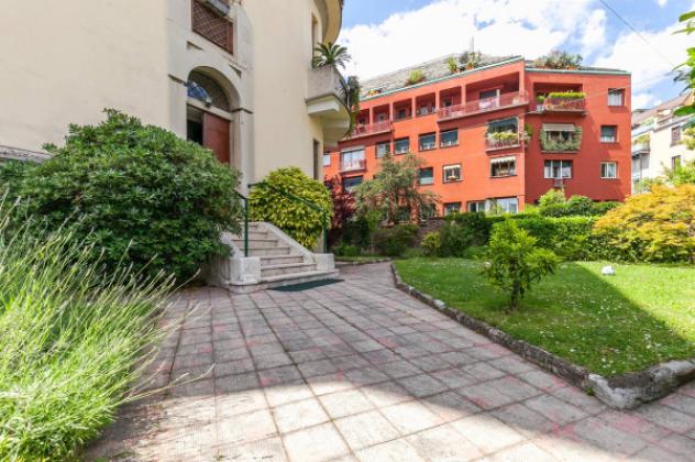 Appartamento di 323 m² con 5 locali e box auto doppio in affitto a Milano