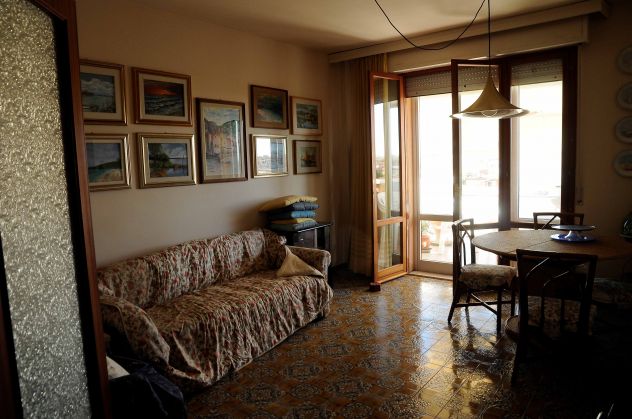 Rimini, disponibile periodo estivo attico con terrazzo - Foto 2