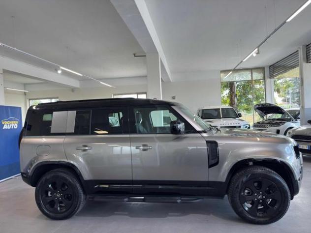 LAND ROVER Defender 110 3.0D I6 200 CV AWD Auto X-Dynamic SE rif. 22739015 - Foto 9