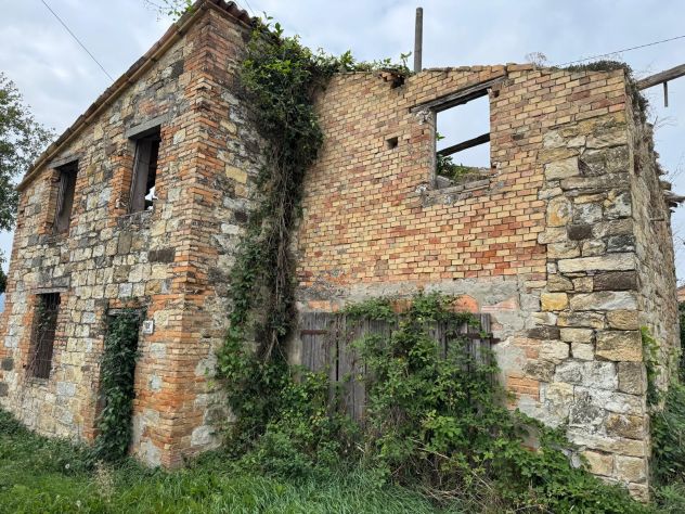 Rustico indipendente con giardino e terreno – Vista panoramica - Foto 2