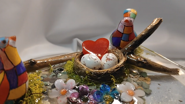 Decorazione artigianale in resina con uccellini e nido – pezzo unico - Foto 2