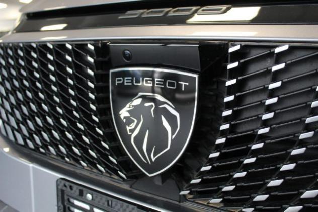 PEUGEOT 3008 1.2 Hybrid 145 e-DCS6 GT Pack Plus KM0 MY26 rif. 23495875 - Foto 5