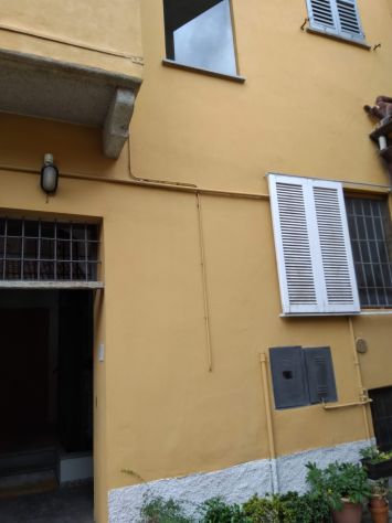 stanza singola o doppia davanti università centrale pavia per studentesse - Foto 3