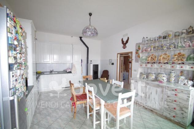 Rustico / Casale di 190 m² con 4 locali in vendita a Montepulciano - Foto 2