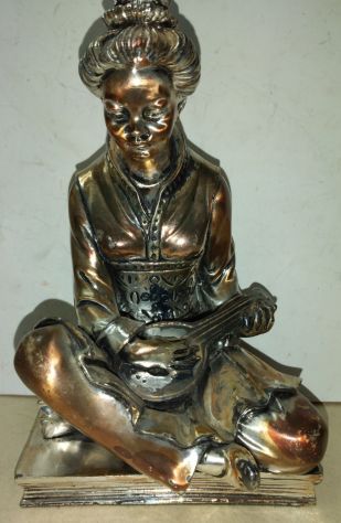 STATUETTA IN METALLO O SIMILARE VINTAGE ARGENTATA