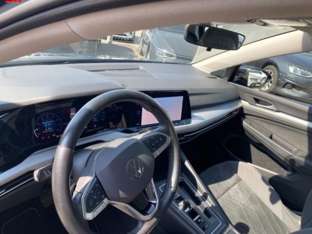 VOLKSWAGEN Golf 1.0 eTSI EVO DSG Life rif. 24059193 - Foto 9