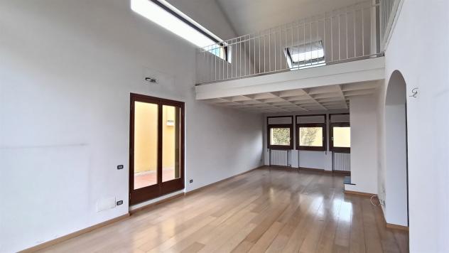 LESMO COUNTRY: 5 locali con tripli servizi e terrazzo. Cantina e Poss. box doppio. - Foto 12